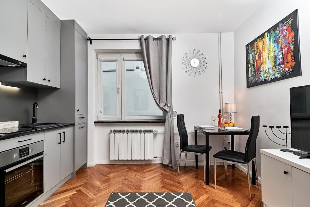 Apartment Komfort W Sercu Miasta Breslau